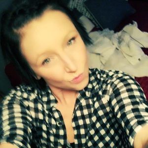 Meet your Posher, Alicia